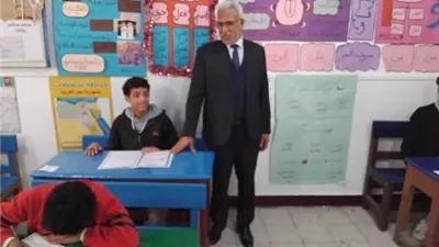 مدير تعليم الإسماعيلية يتفقد امتحانات الإعدادية بالمدارس الخاصة