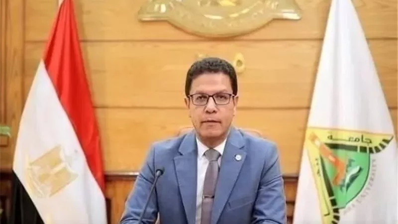 رئيس جامعة بنها