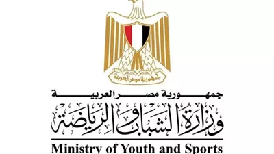 الفريق الطبي لوزارة الشباب ينقذ حياة ولي أمر خلال إجراء كشف طبي