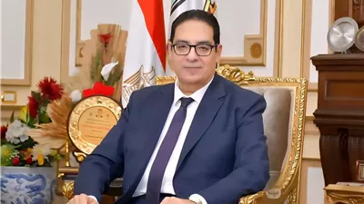 رئيس جامعة القاهرة يهنئ الرئيس السيسي ووزير الداخلية بعيد الشرطة