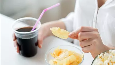 أطعمة ومشروبات تضر الكبد