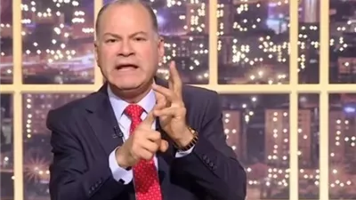 نشأت الديهي يكشف لحظات دامعة خلال احتفالية عيد الشرطة بحضور السيسي