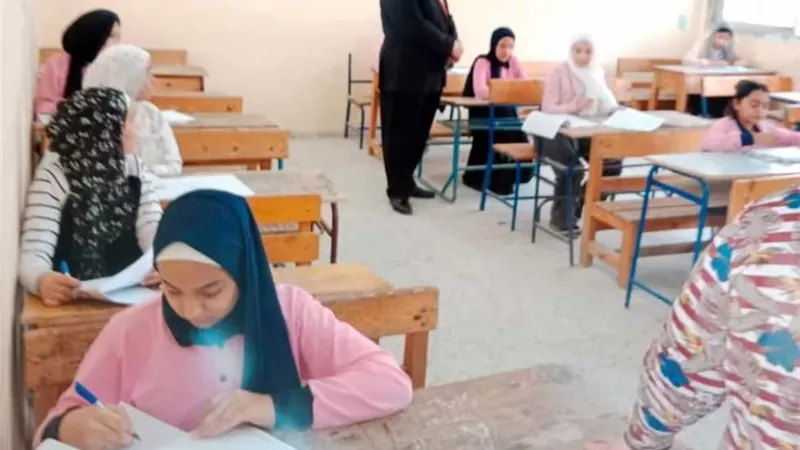 طلاب الشهادة الاعدادية