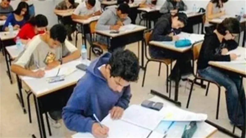 طلاب الشهادة الاعدادية