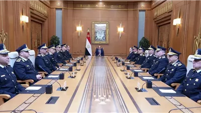فيديو .. الرئيس السيسي يجتمع بالمجلس الاعلى للشرطة خلال احتفال عيد الشرطة