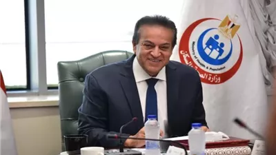 وزير الصحة يبحث توطين الصناعات الطبية في مصر