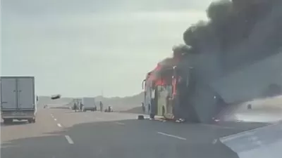 حريق أتوبيس نقل ركاب على طريق 