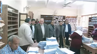 وكيل تعليم أسيوط يتابع أعمال تصحيح الشهادة الإعدادية