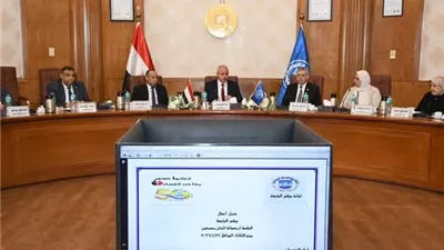 تفاصيل انعقاد مجلس جامعة القناة ..صور