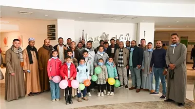 مبادرة قلوب السعادةتوزع الهدايا على مرضى السرطان بالأقصر