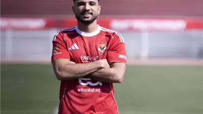 صفحة الأهلي تحتفل بالصخرة هادي رياض: 