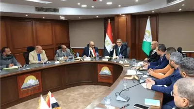محافظ الجيزة يعقد لقاء مع جهاز التفتيش لتنظيم العمل وضبط الأداء