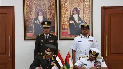 الفريق أحمد خليفة يعود إلى القاهرة عقب انتهاء زيارته إلى سلطنة عُمان