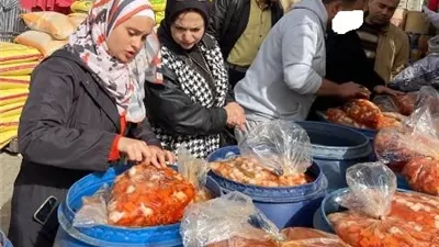 جهاز مدينة بدر وهيئة سلامة الغذاء يضبطان سلع أغذية فاسدة بالمحلات صور