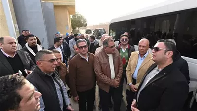 وزير الإسكان يوجه بتكثيف أعمال محطة مياه الشيخ زايد