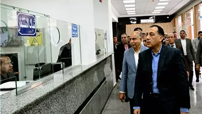 رئيس الوزراء يفتتح المركزالتكنولوجي لخدمة المواطنين بمدينة المنيا
