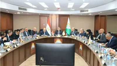 محافظ الجيزة يعقد لقاءً موسعًا مع أعضاء مجلسي النواب والشيوخ