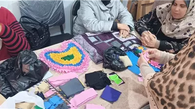فتيات الأقصر يُبدعن في إعادة التدوير برعاية المحافظ