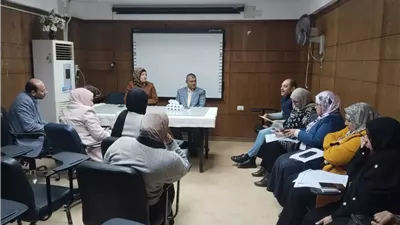 وكيل وزارة الصحة بالمنيا يجتمع بمديري مستشفيات العدوة والشيخ فضل