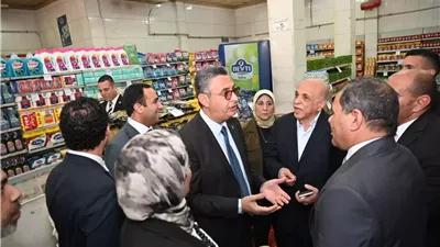 وزير التموين يتفقد عددا من أسواق القاهرة