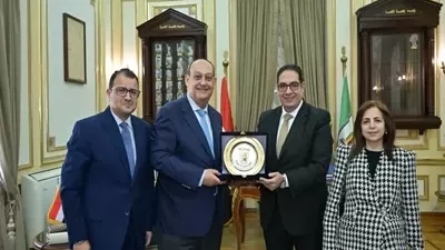 رئيس جامعة القاهرة يستقبل وفد وزارة الخارجية للشئون الأفريقية