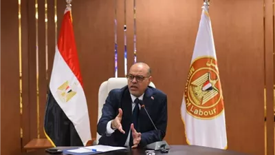وزير العمل يبحث مع شركات الملابس الجاهزة سبل تذليل المعوقات وزيادة الإنتاج والتصدير