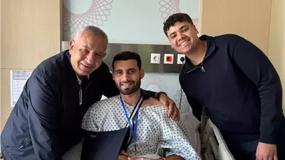 كامل أبو علي يزور نجم المصري بعد اجراءة جراحة فى الترقوة.