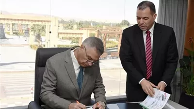 محافظ أسوان يعتمد نتيجة الفصل الدراسى الأول للشهادة الإعدادية