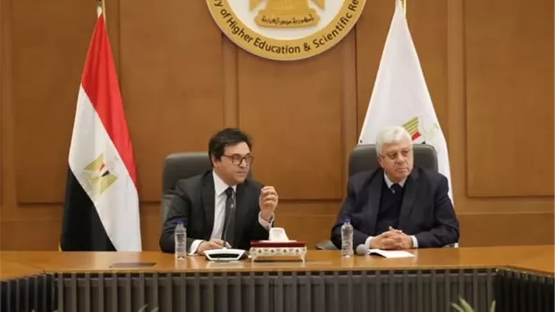 الوزيران خلال الاجتماع