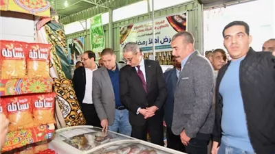 محافظ الفيوم يفتتح معرض