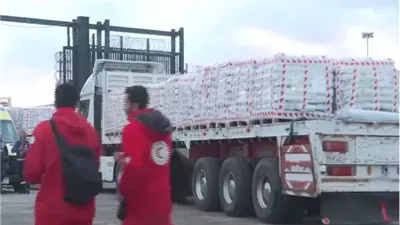 وصول 25 شاحنة مساعدات إماراتية جديدة لأهالي قطاع غزة.