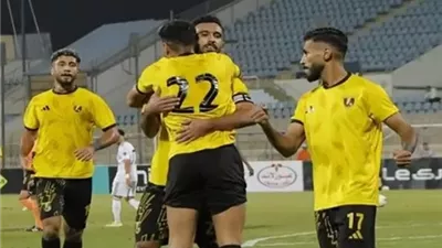 عمر السعيد يدرك هدف التعادل لكهرباء الإسماعيلية في مرمي الزمالك