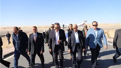محافظ شمال سيناء يستقبل نائب رئيس الوزراء ووزير الصحة بمطار العريش