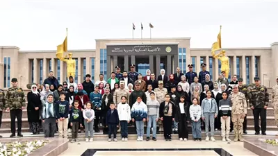 القوات المسلحة تنظم عدداً من الزيارات لأسر الشهداء إلى الأكاديمية العسكرية