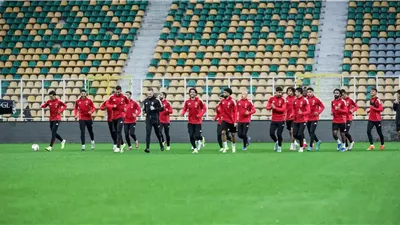 الأهلي يسعى لتأمين الصدارة أمام شبيبة القبائل الليلة