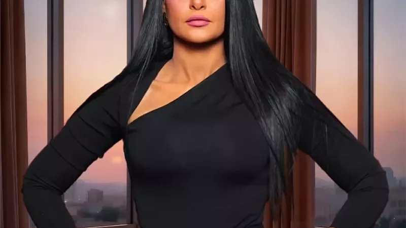 الفنانة مروة الأزلى