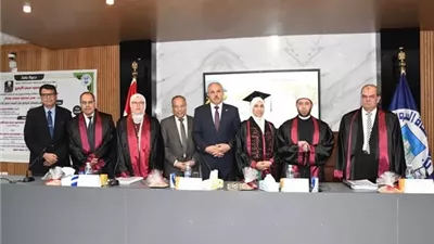 وزير الأوقاف يًحكم رسالة ماجستير بجامعة قناة السويس..صور
