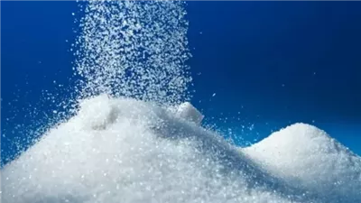 فائض الإنتاج العالمي يهوي بأسعار السكر