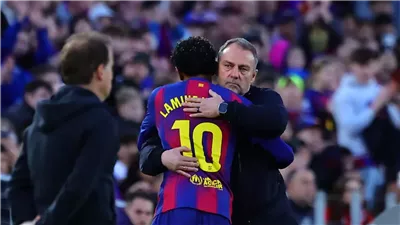 هانز فليك يكشف سبب غضبه من حكم لقاء برشلونة وريال مايوركا