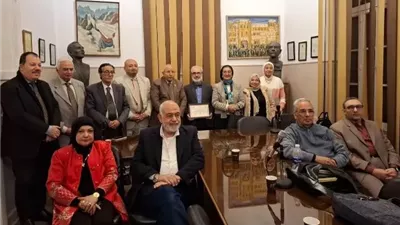مناقشة ترجمات الأعمال الأدبية اليونانية إلى العربية