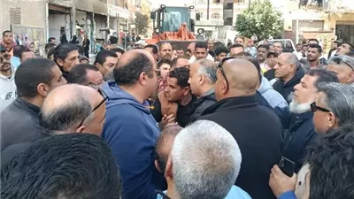 شاهد بالفيديو قيادات جهاز بدر أمام طوفان جماهير الزلزال بعد غلق 30 محل