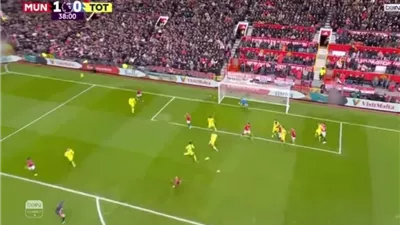 مبيومو يتقدم للشياطبن على توتنهام بالهدف الأول