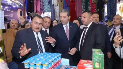 محافظ دمياط يفتتح معرض 