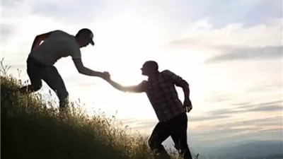 الأزهر يبين كيف أرشد الإسلام إلى أهمية اختيار الصديق