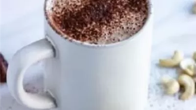 هوت شوكليت التمر .. مشروب دافئ صحي ولذيذ