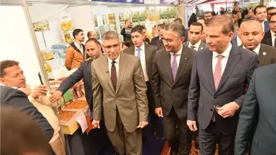 وزيرا التموين والزراعة ومحافظ الجيزة يفتتحون 25 معرضًا بالجيزة