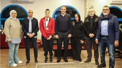 رئيس نادي سموحة يستقبل بطلات الرمح ويحثهن على التألق دوليًا