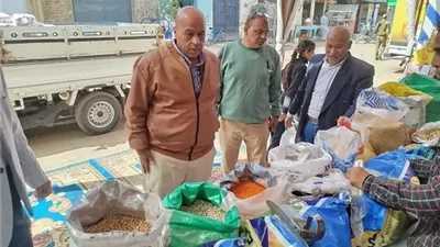 رئيس مركز الزينية يفتتح معرض 