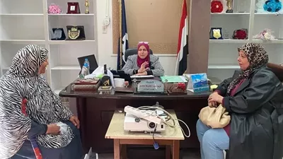 وكيل وزارة التعليم بالسويس تواصل لقاءاتها اليومية لمتابعة العمل
