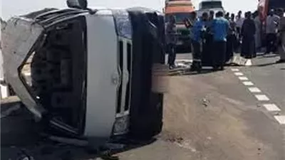 مصرع وإصابة 26 إثر انقلاب ميكروباص على طريق إسماعيلية الصحراوى